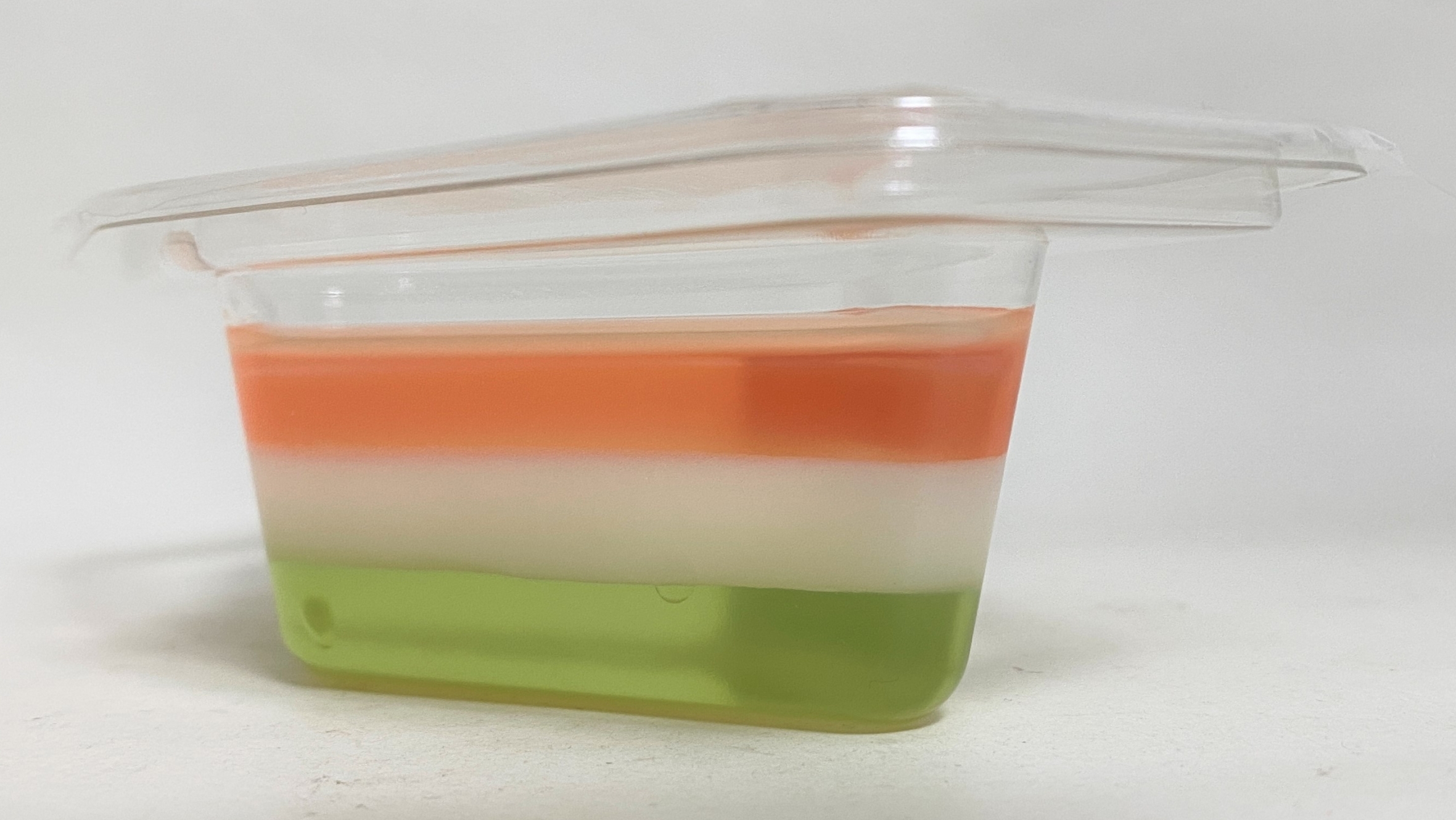 京都市の小学校出身者には懐かしい味 ひなまつりと言えば 三色ゼリー M3 Firm Blog